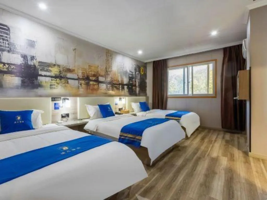 Super 8 Hotel Premier Suzhou Shihu Dong Road Metro Station China